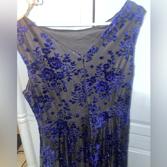 Betsey Johnson Women's Sleeveless Burnout Midi Blue & Black Dress Sz. 10 - Picture 4 of 9